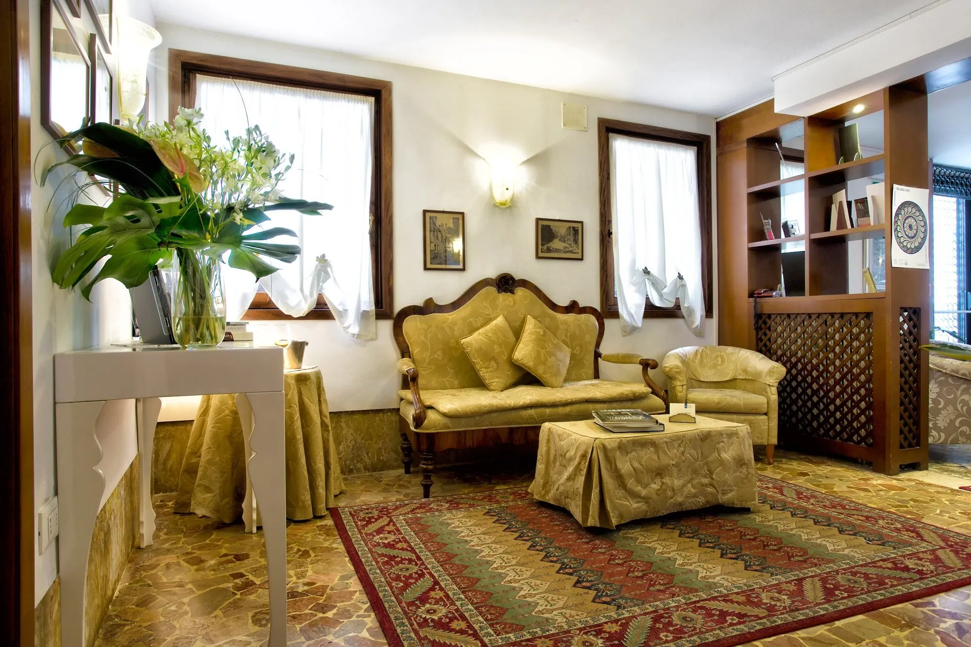 Albergo-Marin-hall-3