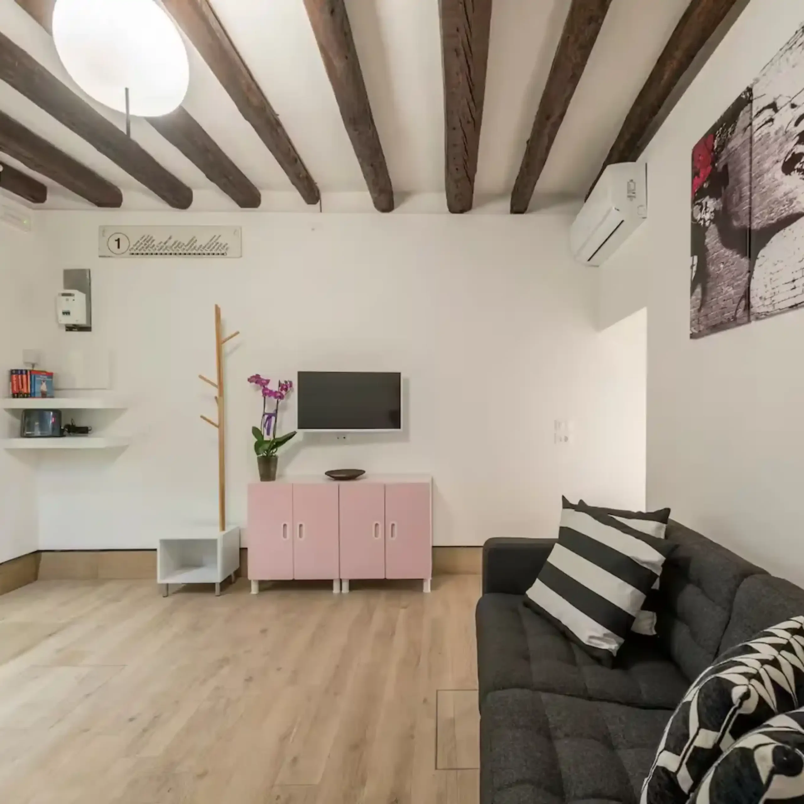 Traghetto-apartment-home2