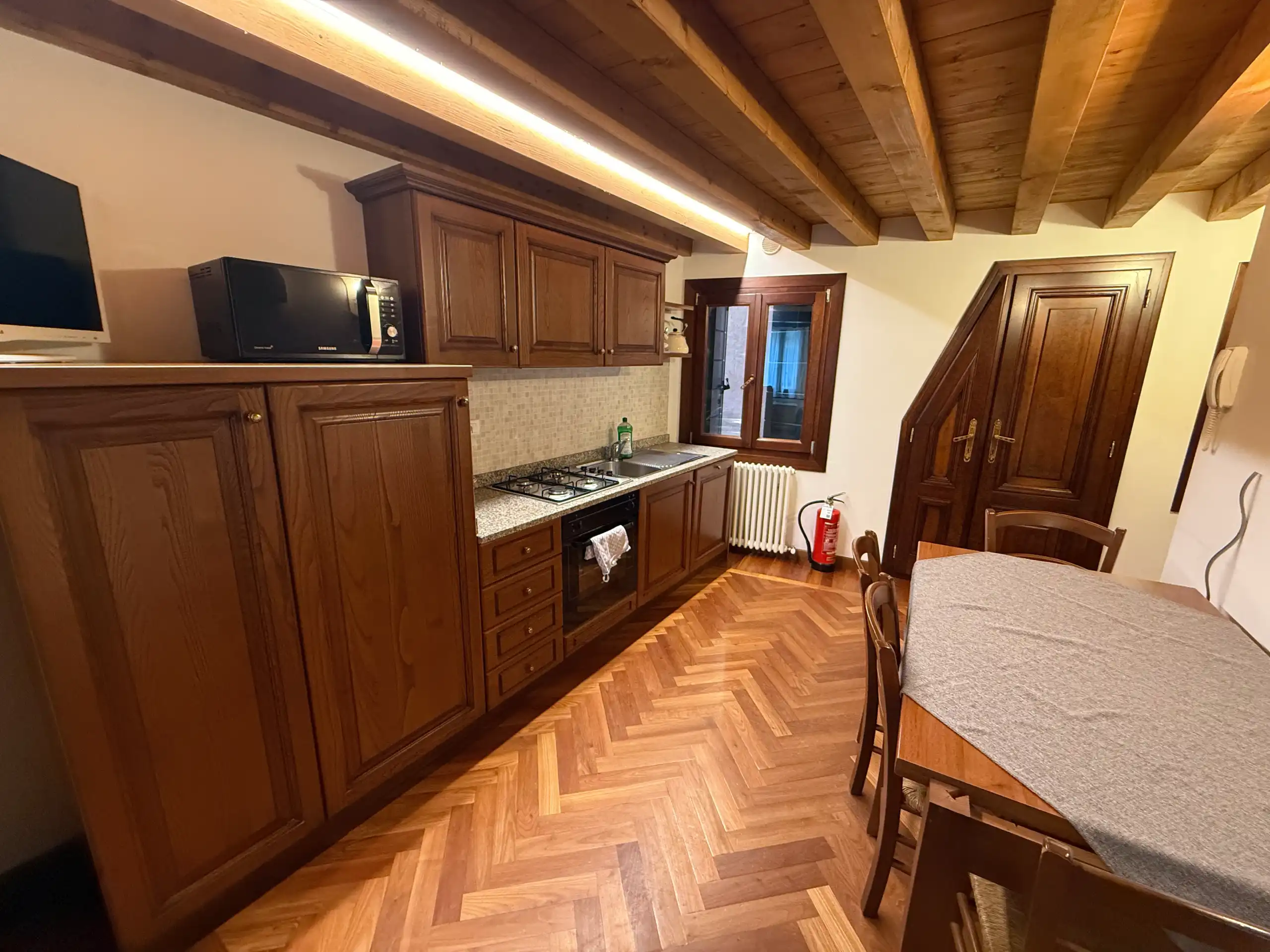 ghetto 1 - kitchen 4